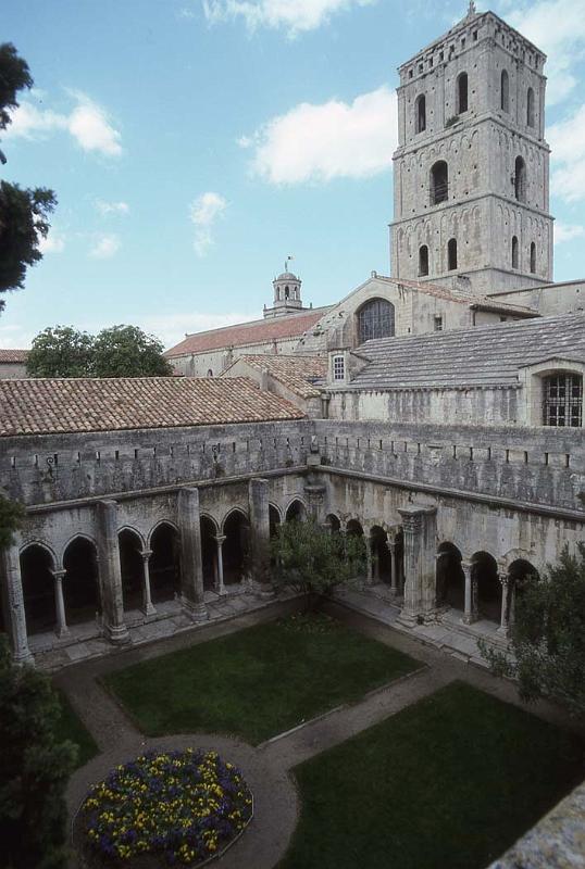 France 97 Nimes Cloister.jpg